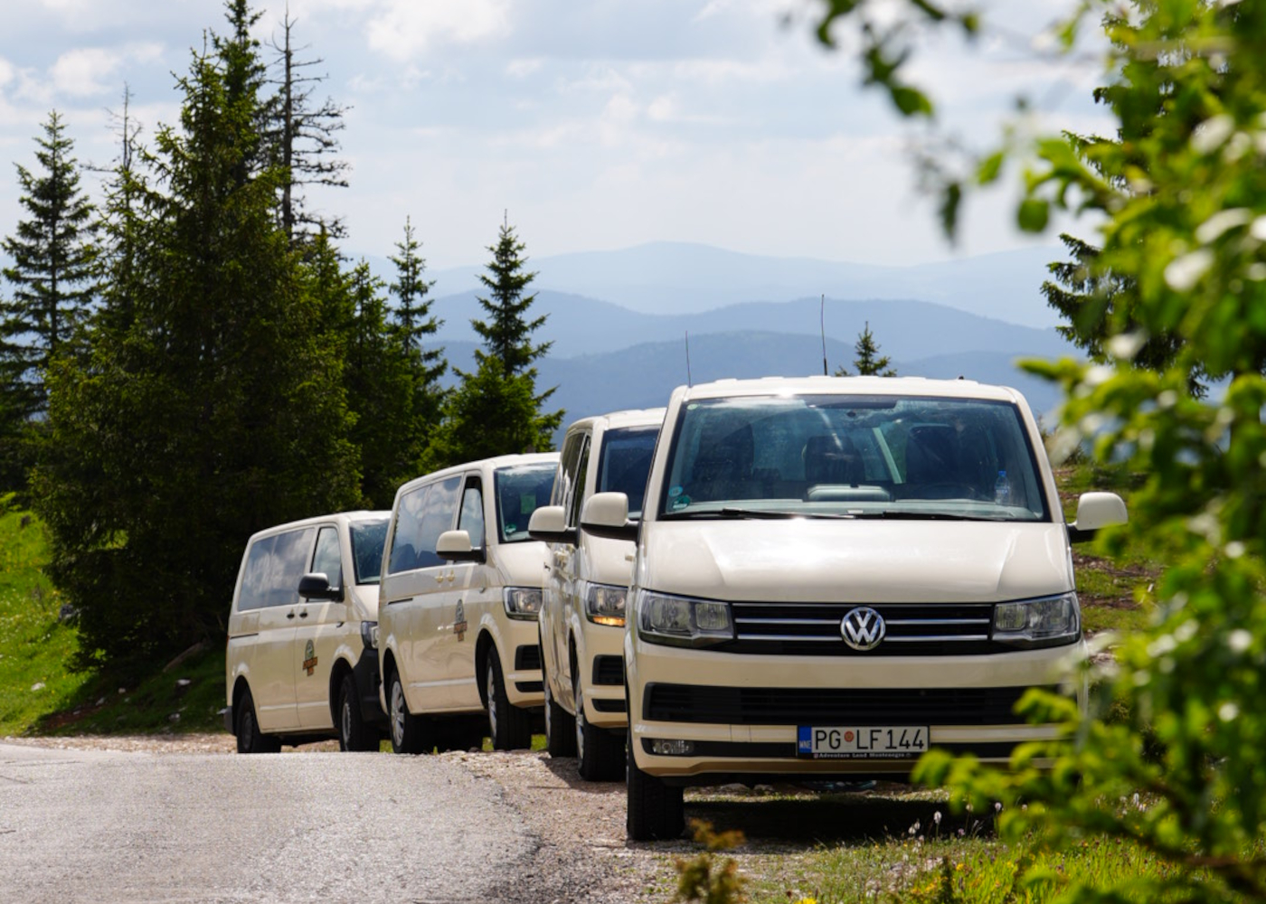 SUV vozila spremna za turu